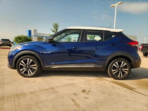 Deep Blue Pearl 2018 Nissan Kicks SR