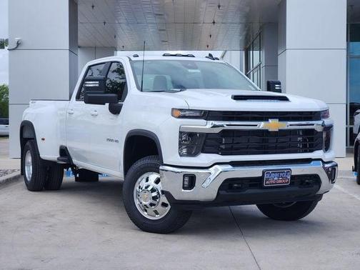Summit White 2026 Chevrolet Silverado 3500 LT