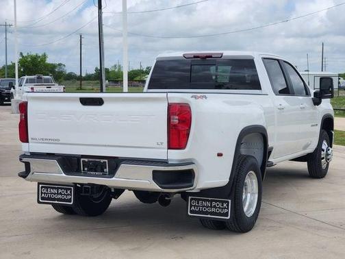 Summit White 2026 Chevrolet Silverado 3500 LT