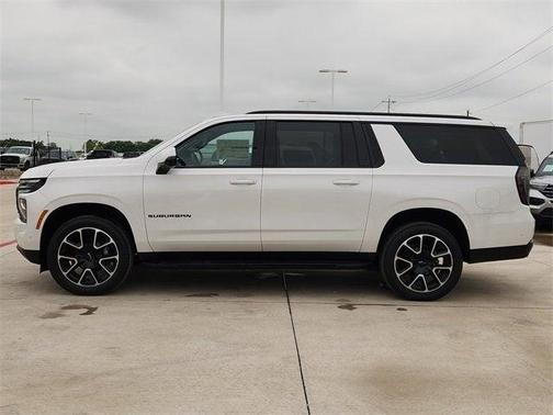 2025 Chevrolet Suburban RST
