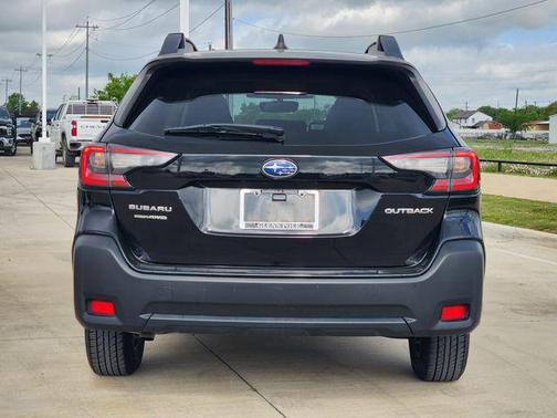 Crystal Black Silica 2023 Subaru Outback Premium