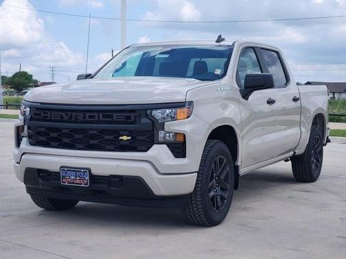 White Sands 2026 Chevrolet Silverado 1500 Custom