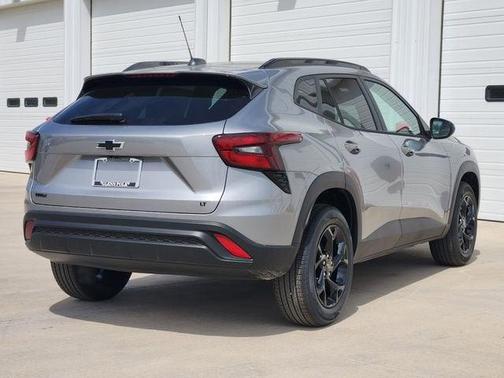 Sterling Gray Metallic 2026 Chevrolet Trax LT