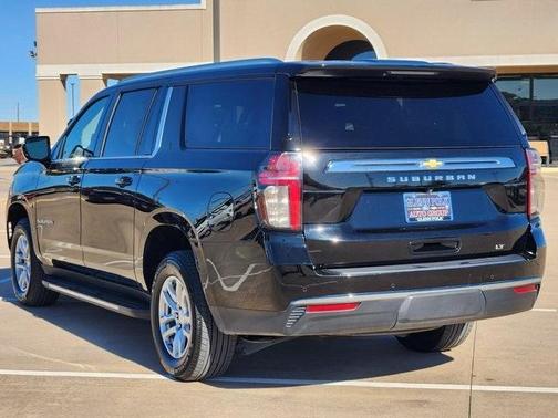 2023 Chevrolet Suburban LT