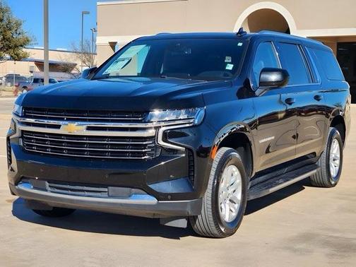 2023 Chevrolet Suburban LT
