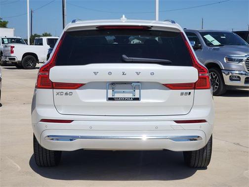 2023 Volvo XC60 B5 Plus Bright Theme