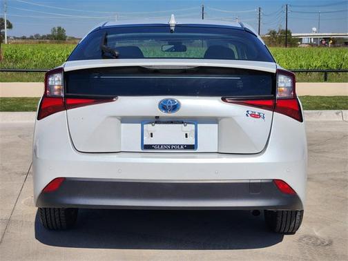 2022 Toyota Prius LE