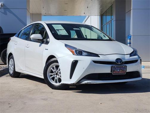 2022 Toyota Prius LE
