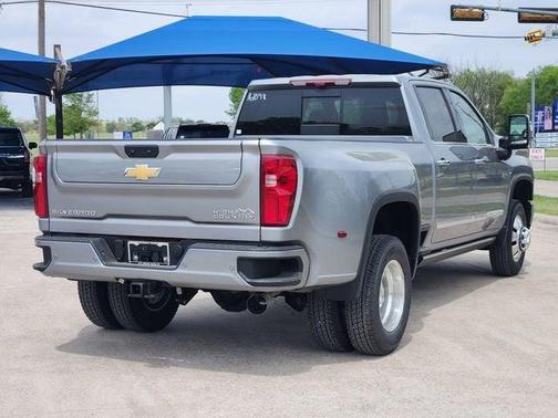 Sterling Gray Metallic 2026 Chevrolet Silverado 3500 High Country