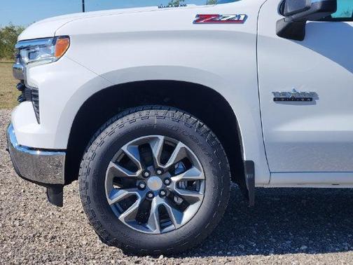Summit White 2026 Chevrolet Silverado 1500 LT