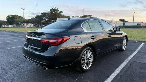 2023 INFINITI Q50 LUXE
