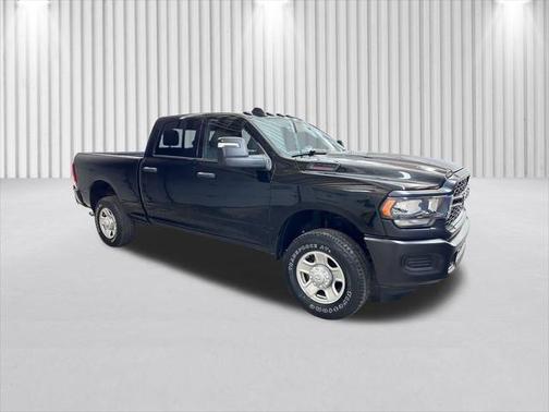2024 RAM 2500 Tradesman Crew Cab 4x4 64' Box