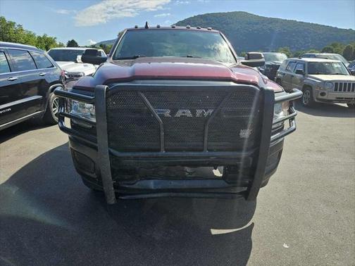 2022 RAM 3500 Tradesman Crew Cab 4x4 8 Box