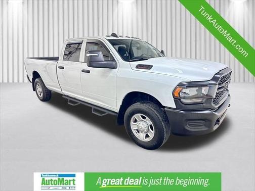 2024 RAM 3500 Tradesman Crew Cab 4x4 8 Box