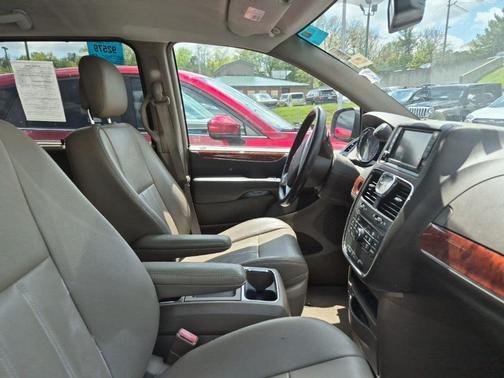 Cashmere / Sandstone Pearlcoat 2014 Chrysler Town & Country Touring