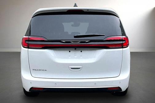 Bright White Clearcoat 2027 Chrysler Pacifica SELECT