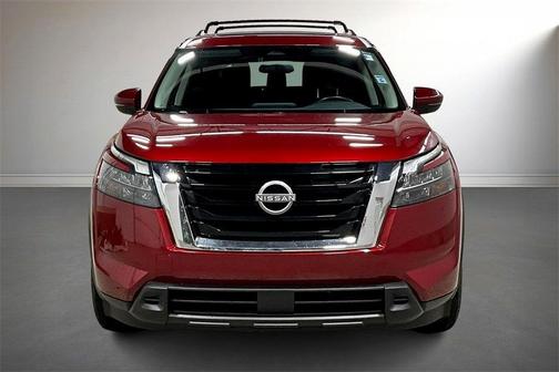 2023 Nissan Pathfinder SV