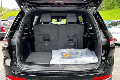 Diamond Black 2026 Jeep Grand Cherokee L Limited
