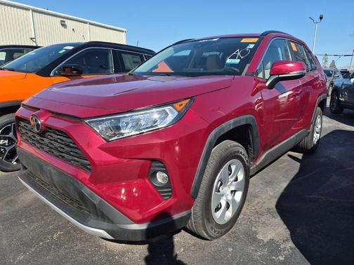 Pearl 2019 Toyota RAV4 LE