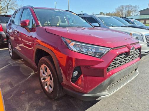 Pearl 2019 Toyota RAV4 LE