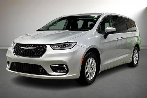 2023 Chrysler Pacifica Touring-L