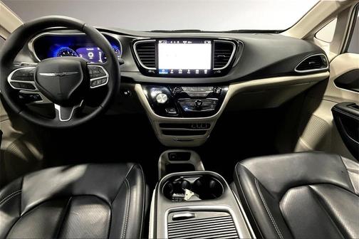 2023 Chrysler Pacifica Touring-L