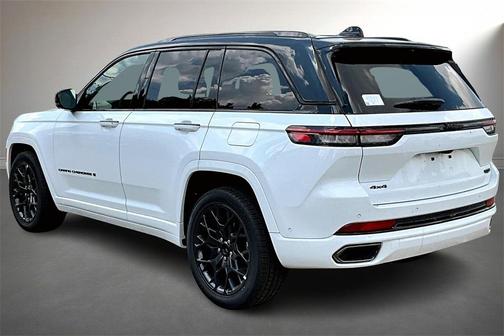 2025 Jeep Grand Cherokee Summit