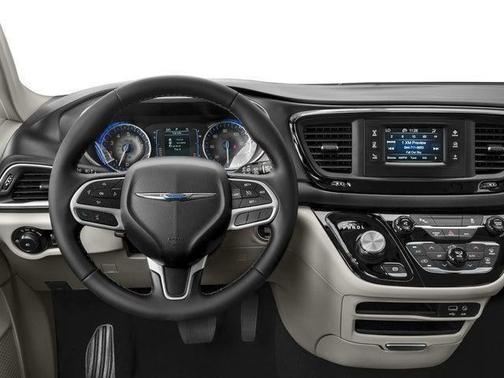 2018 Chrysler Pacifica Touring-L