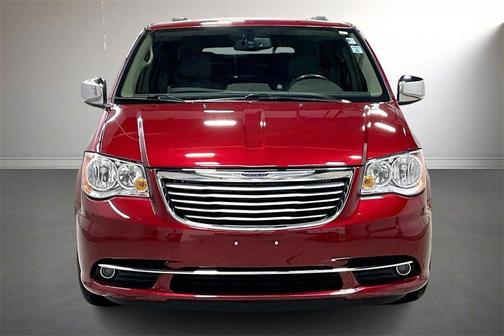 2016 Chrysler Town & Country Touring-L