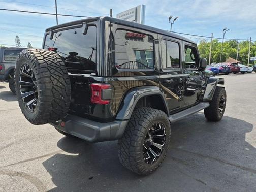Black Clearcoat 2018 Jeep Wrangler Unlimited Sahara