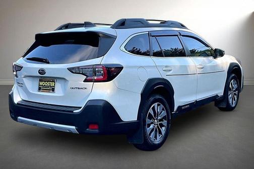 Crystal White Pearl 2023 Subaru Outback Limited