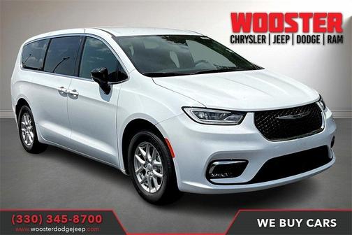 2025 Chrysler Pacifica Select