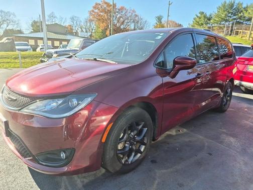 2020 Chrysler Pacifica Touring