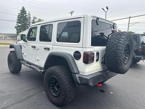 Bright White Clearcoat 2023 Jeep Wrangler Rubicon