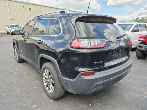 Diamond Black 2019 Jeep Cherokee Latitude Plus