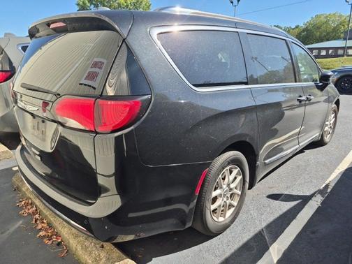 2020 Chrysler Pacifica Touring-L