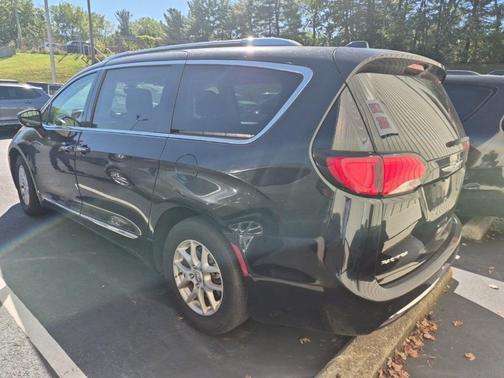 2020 Chrysler Pacifica Touring-L