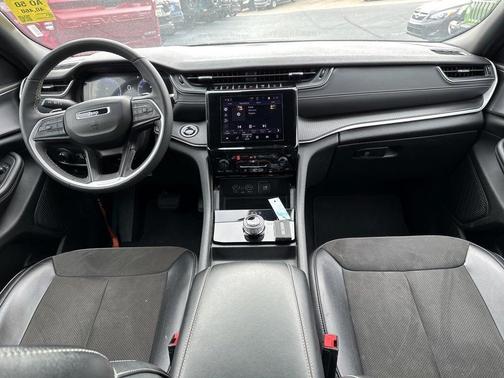 2024 Jeep Grand Cherokee L Laredo