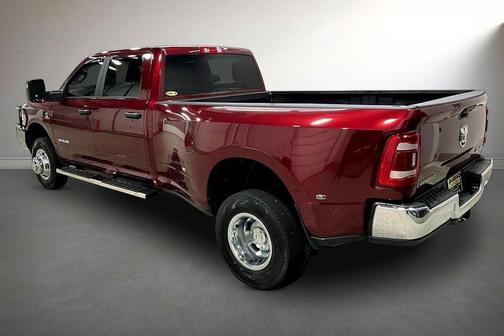 Delmonico Red Pearlcoat 2024 RAM 3500 Big Horn