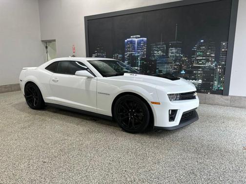 Summit White 2013 Chevrolet Camaro ZL1