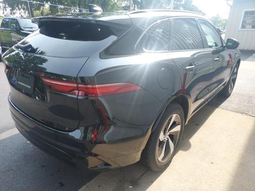 2024 Jaguar F-PACE P250 R-Dynamic S