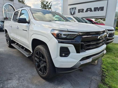 Summit White 2025 Chevrolet Colorado Z71