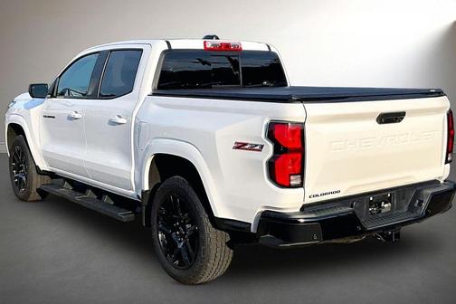 Summit White 2025 Chevrolet Colorado Z71