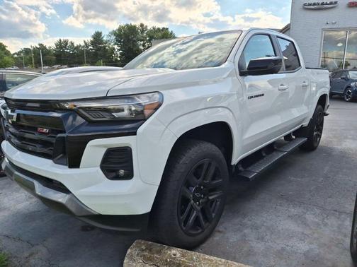 Summit White 2025 Chevrolet Colorado Z71