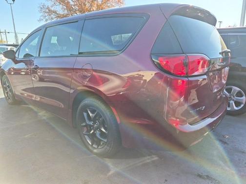 2020 Chrysler Pacifica Touring