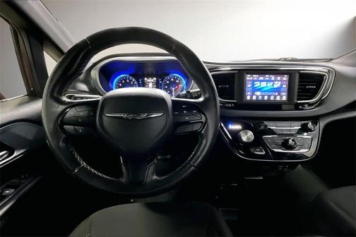 2020 Chrysler Pacifica Touring