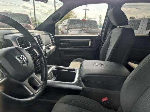 Delmonico Red Pearlcoat 2022 RAM 1500 Classic SLT