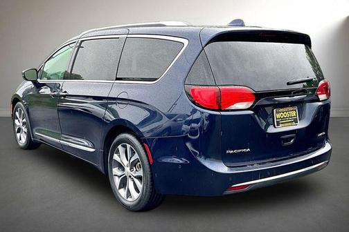 Jazz Blue Pearlcoat 2018 Chrysler Pacifica Limited