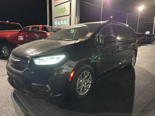 2022 Chrysler Pacifica Touring-L