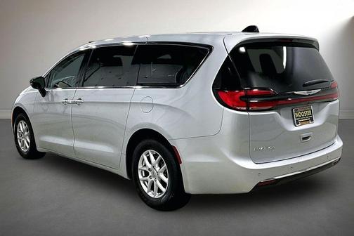 Silver Mist Clearcoat 2024 Chrysler Pacifica Touring-L